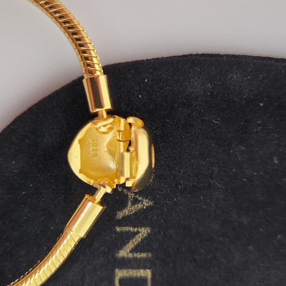 Pandora Moments 14k Golden Plated Snake Chain Charm Bracelet For Women's 7.5 in - Picture 5 of 5